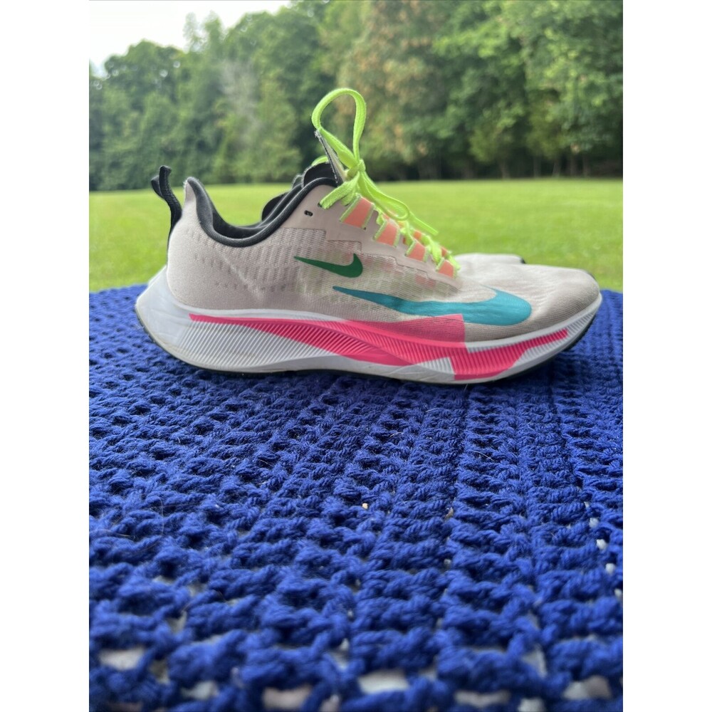 WOMENS NIKE ZOOM PEGASUS 37 PREMIUM BARELY ROSE SPRUCE PINK RUNNING SHOES Sz 9